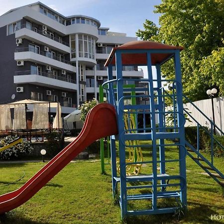 Apartments Danita & Restaurant&Pool Bar Varna ภายนอก รูปภาพ