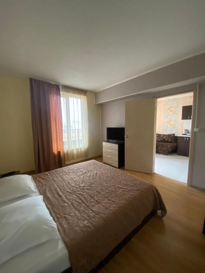 Apartments Danita & Restaurant&Pool Bar Varna ภายนอก รูปภาพ