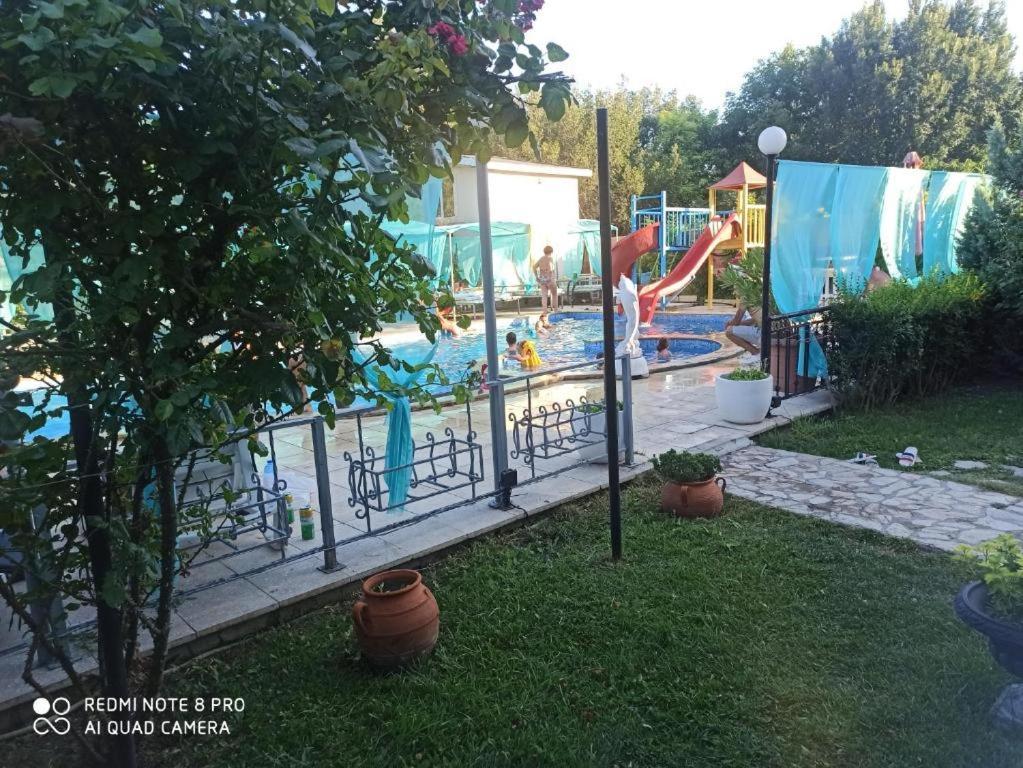 Apartments Danita & Restaurant&Pool Bar Varna ภายนอก รูปภาพ