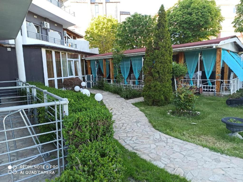 Apartments Danita & Restaurant&Pool Bar Varna ภายนอก รูปภาพ